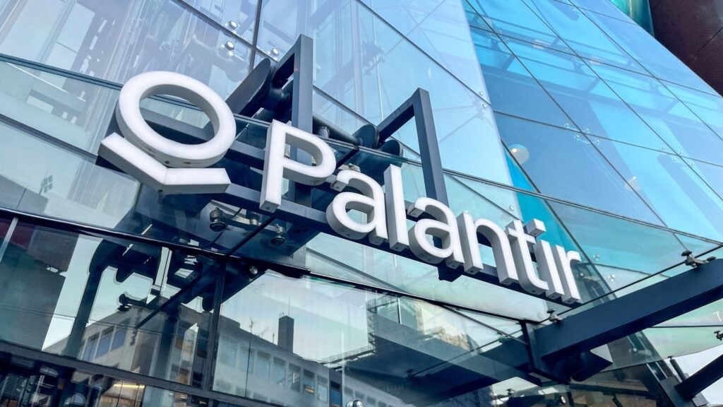 D.A. Davidson 将 Palantir 评级升至买入:称其为软件行业 AI 时代最佳公司