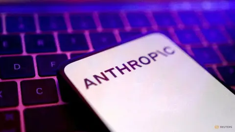 Anthropic 拟 10 月 IPO 估值或达 2 万亿美元 散户入场需警惕五大风险