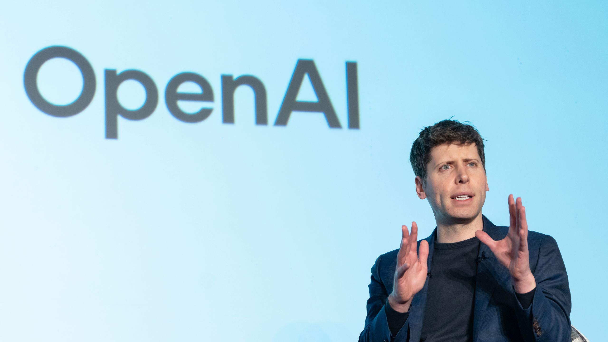 OpenAI CEO 阿尔特曼达沃斯警告:通往超级智能需要突破性技术