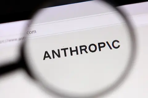 Anthropic 报告:独裁政权利用 Claude AI 开展宣传与监控活动