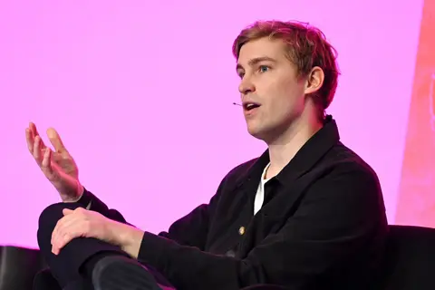ElevenLabs CEO 谈 22 亿美元估值背后:利润率、上市时机与 AI 语音竞争